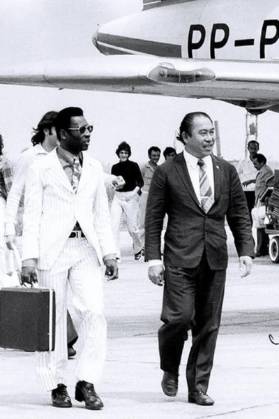 Pelé veio a Campo Grande em 1973, e Santos perdeu para o Comercial no Morenão; veja fotos.