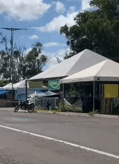 Após decisão do STF, acampamento bolsonarista amanhece vazio em Campo Grande.