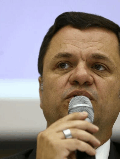 Anderson Torres é preso pela PF após desembarcar em Brasília.