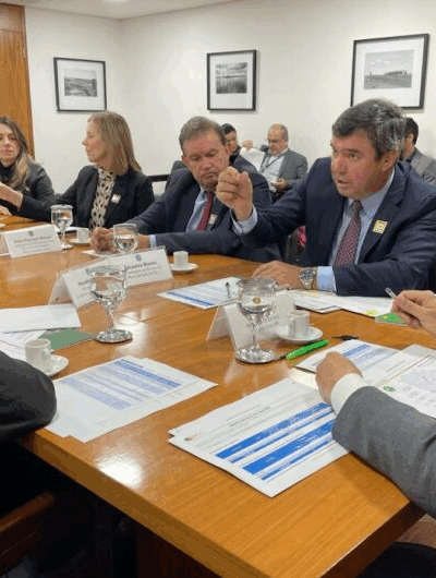 Riedel garante R$ 13 milhões em Brasília para terminar pista do aeroporto de Dourados.
