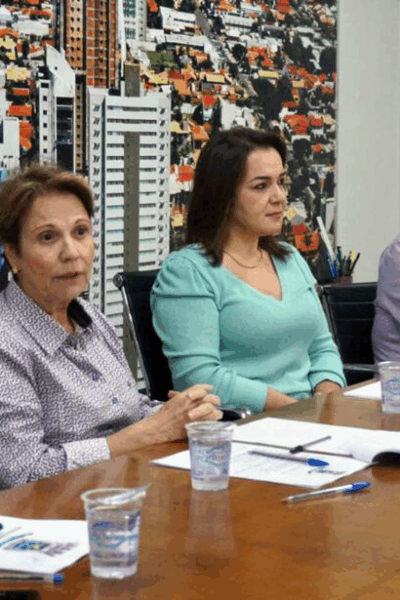 A convite da prefeita, Tereza Cristina conhece projetos prioritários e vai contribuir com emendas.