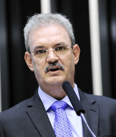 Geraldo Rezende pede fiscalização de obras no aeroporto de Dourados.