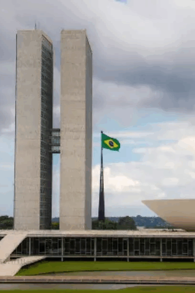 Parlamentares esticam feriado e voltam no dia 19.