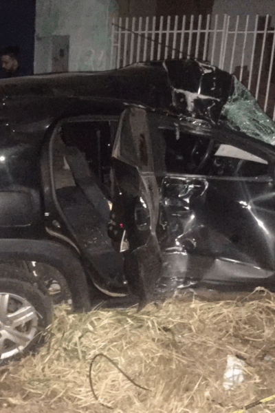 Ciúmes na conveniência: Mulher bateu carro em poste e morreu quando fugia do marido em Campo Grande.