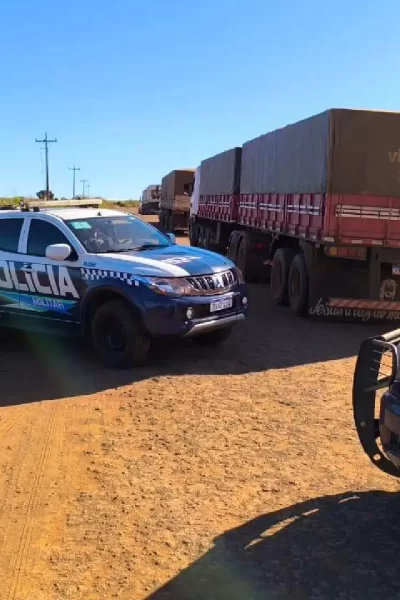 PM prende três pessoas pelo roubo de 100 toneladas de soja em Bandeirantes