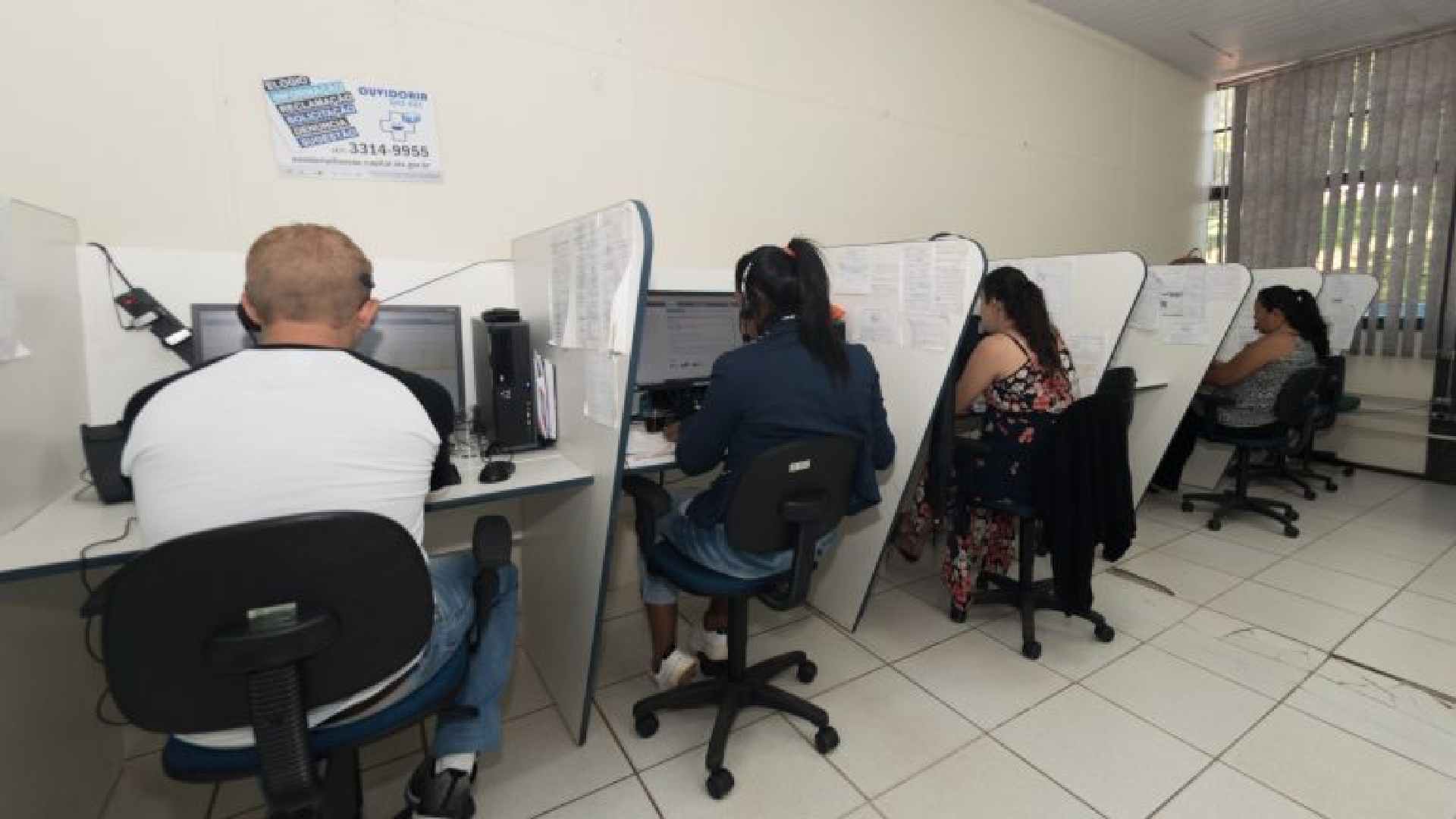 Com vagas de nível médio, seleção oferta 100 oportunidades para operador de teleatendimento