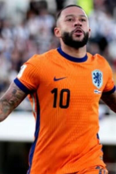Memphis marca 1º gol da vitória da Holanda sobre a Finlândia nas Eliminatórias da Europa